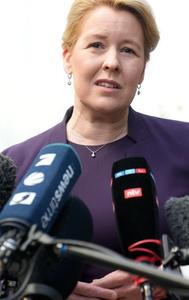 Former Berlin mayor and top economic advisor Franziska Giffey was assaulted by an unidentified indiviudal at a Berlin Library event. 