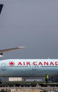 Air Canada reports loss
