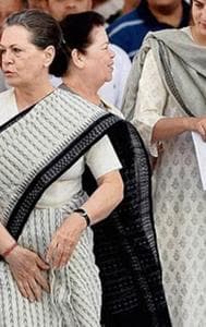 Sonia Gandhi with Rahul Gandhi, Priyanka Vadra and Robert Vadra