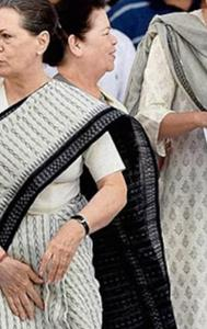 Sonia Gandhi with Rahul Gandhi, Priyanka Vadra and Robert Vadra