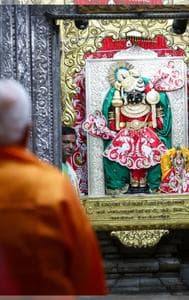 PM Modi Seeks Blessings from Dwarka Shankaracharya, Visits Dwarkadhish Temple