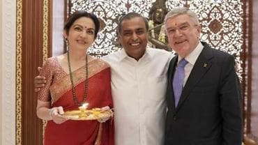Mukesh Ambani & Nita Ambani posed with IOC president Thomas Bach at their residence